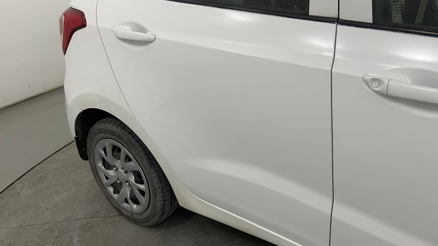 Used 2018 Hyundai Grand i10 Magna 1.2 Kappa VTVT Petrol Manual dents MINOR SCRATCH