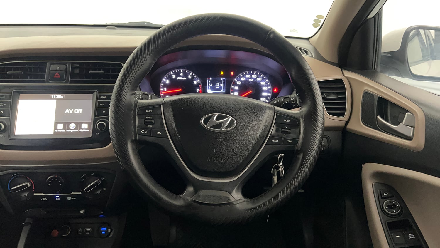 Used 2020 Hyundai Elite i20 Sportz Plus 1.2 Petrol Manual interior STEERING VIEW