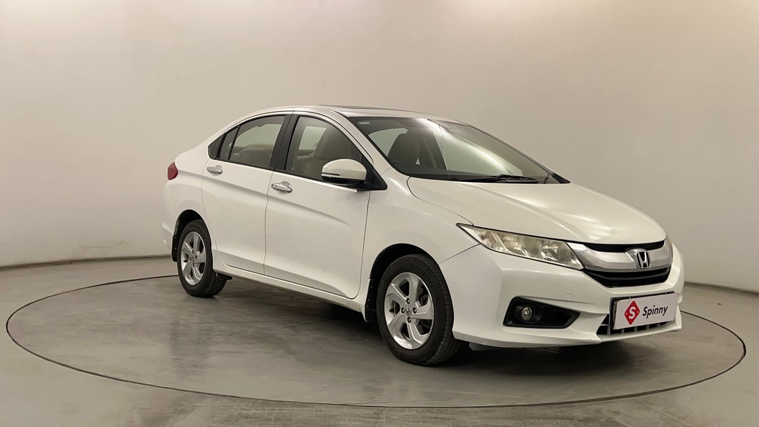 Used 2015 Honda City VX CVT Petrol Automatic exterior RIGHT FRONT CORNER VIEW
