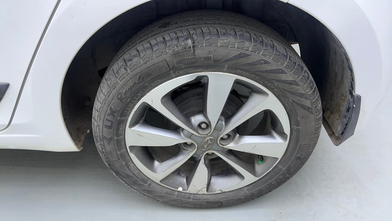 Used 2016 Hyundai Elite i20 Asta 1.4 CRDI Diesel Manual tyres LEFT REAR TYRE RIM VIEW