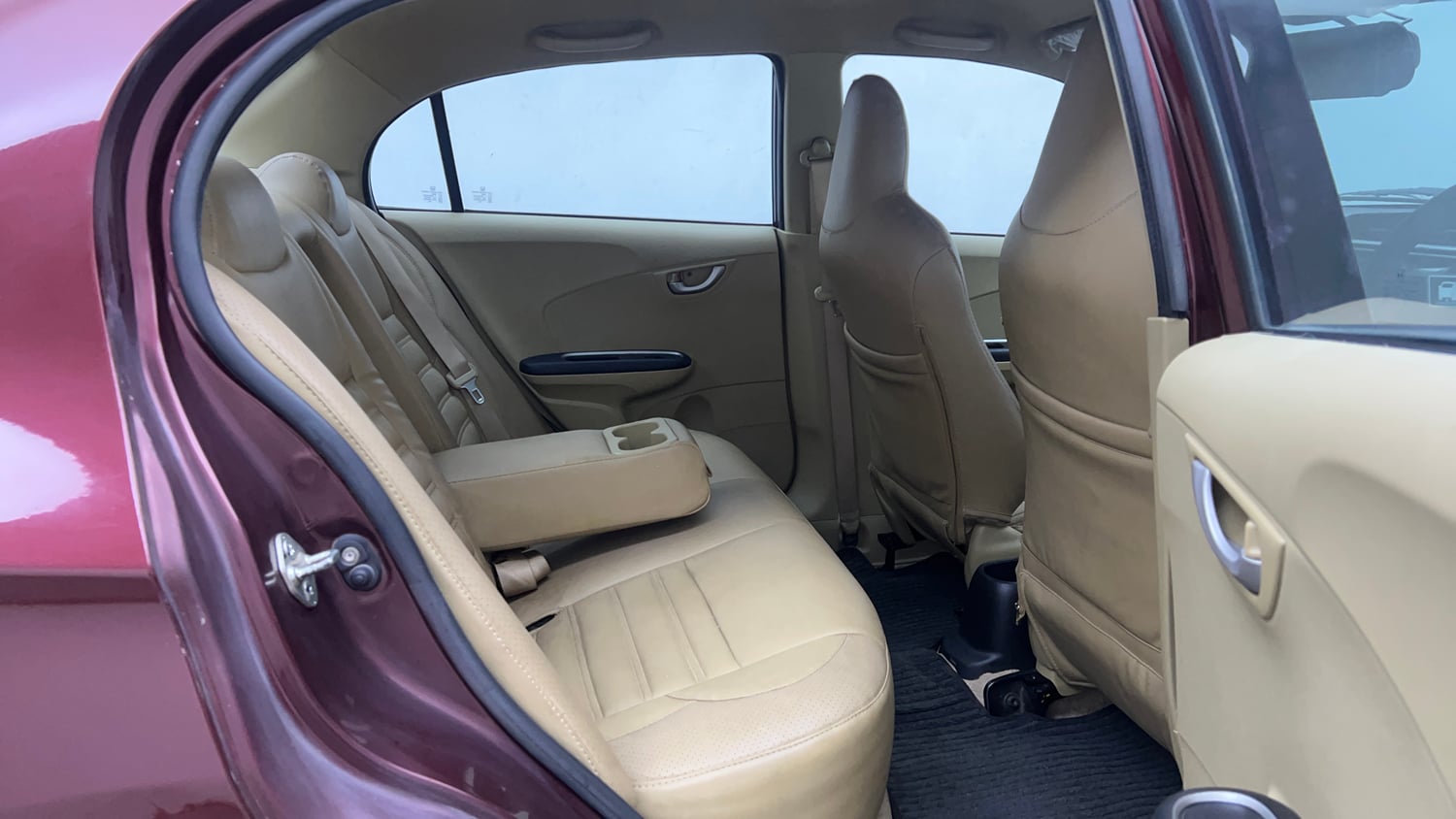 Used 2018 Honda Amaze 1.5 SX i-DTEC Diesel Manual interior RIGHT SIDE REAR DOOR CABIN VIEW