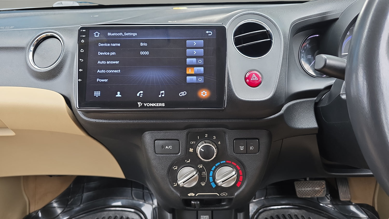 Used 2015 Honda Brio VX AT Petrol Automatic interior MUSIC SYSTEM & AC CONTROL VIEW