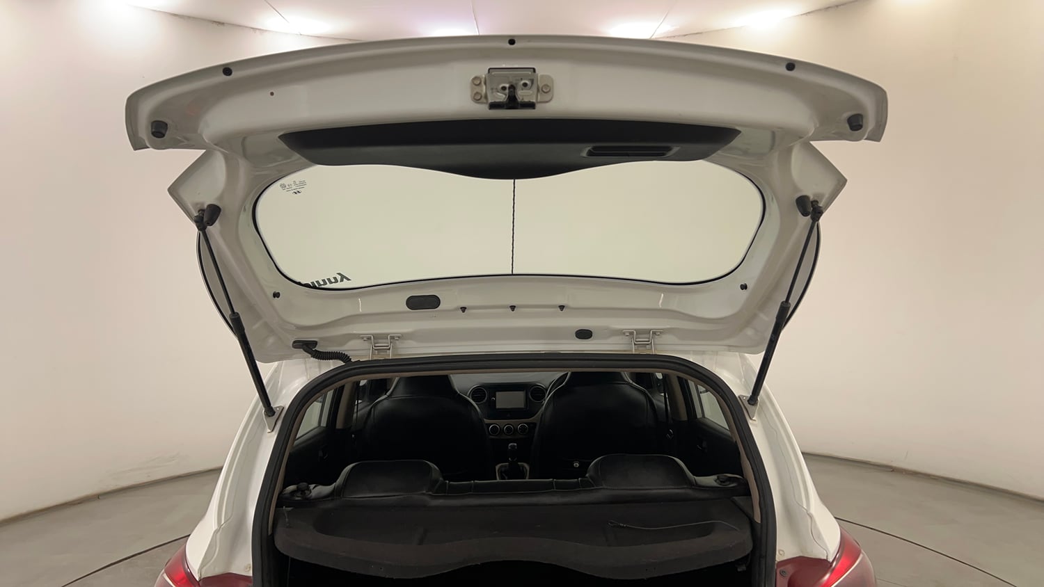 Used 2018 Hyundai Grand i10 Magna 1.2 Kappa VTVT Petrol Manual interior DICKY DOOR OPEN VIEW