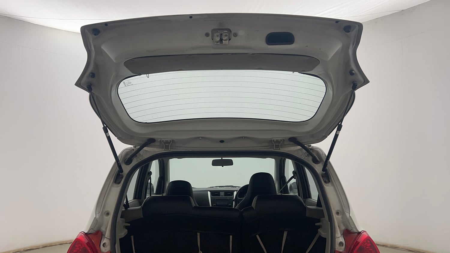 Used 2015 Maruti Suzuki Celerio ZXi AMT Petrol Automatic interior DICKY DOOR OPEN VIEW