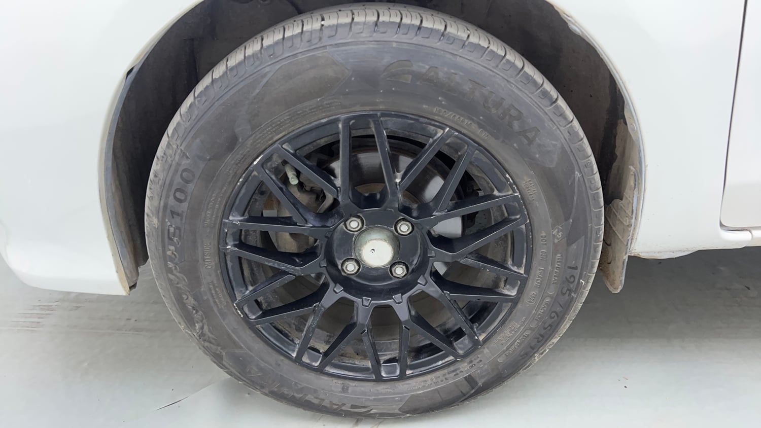 Used 2017 Toyota Etios Liva GXD Diesel Manual tyres LEFT FRONT TYRE RIM VIEW