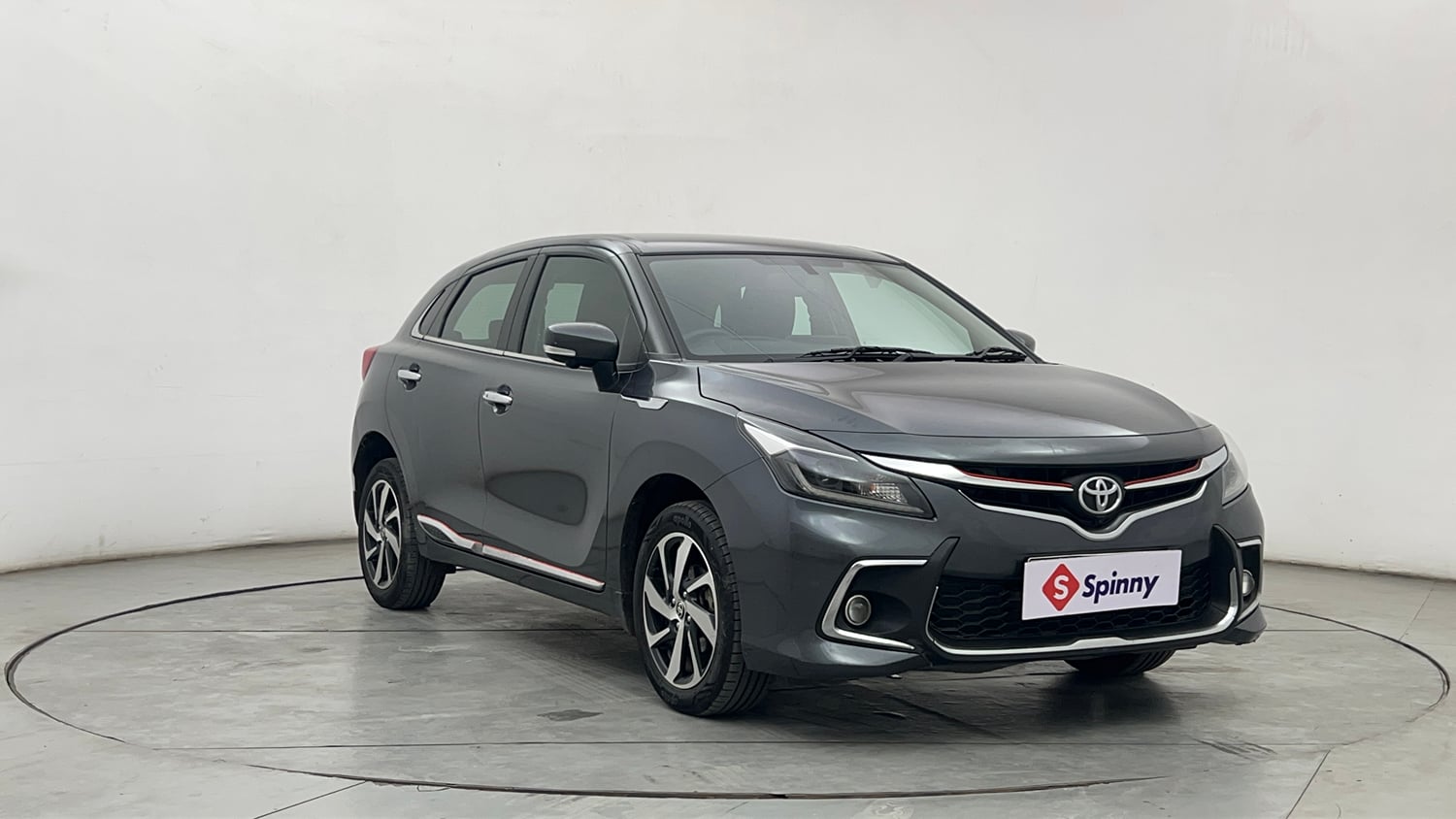 Used 2023 Toyota Glanza V Petrol Manual exterior RIGHT FRONT CORNER VIEW