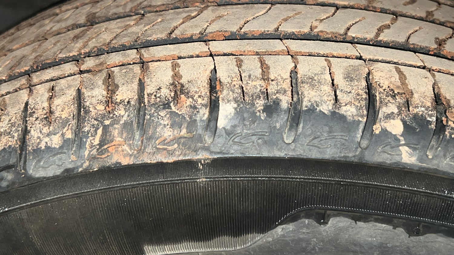 Used 2026 Hyundai Grand i10 Nios Sportz 1.2 Kappa VTVT Petrol Manual tyres RIGHT REAR TYRE TREAD VIEW