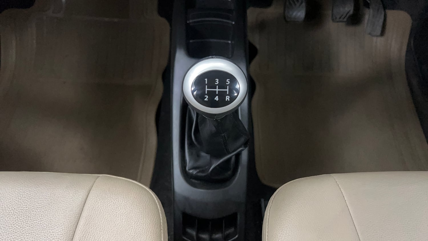 Used 2015 Maruti Suzuki Wagon R VXI Petrol Manual interior GEAR  KNOB VIEW
