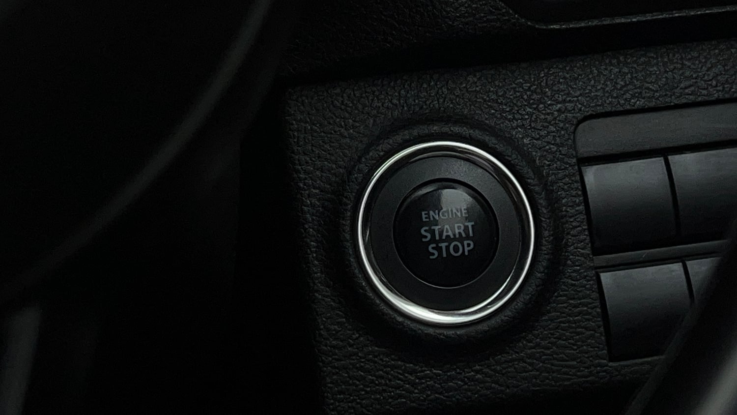 Used 2023 Maruti Suzuki Brezza ZXi AT Petrol Automatic top_features Keyless start