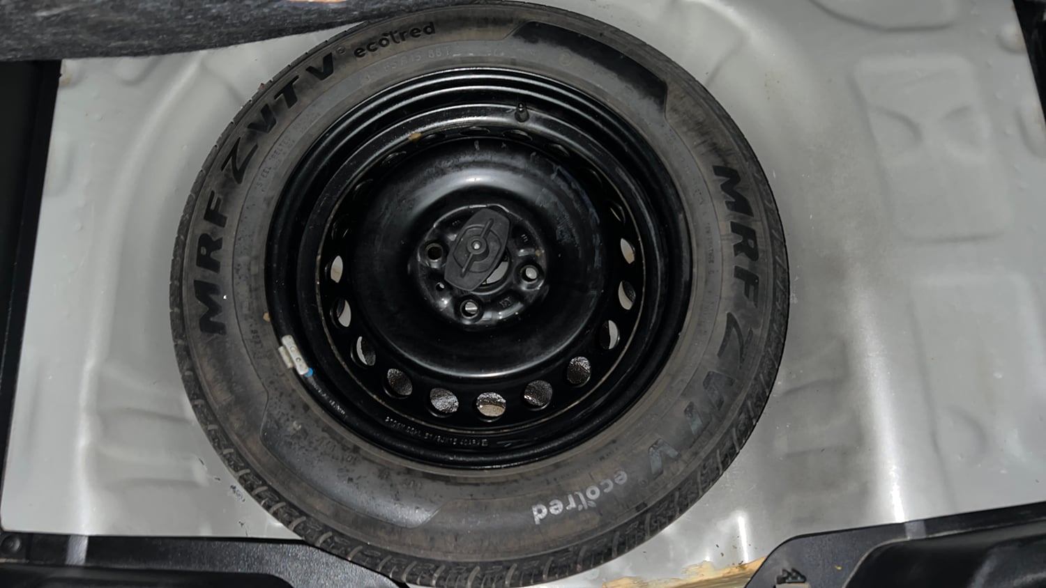 Used 2021 Maruti Suzuki Baleno Delta Petrol Manual tyres SPARE TYRE VIEW