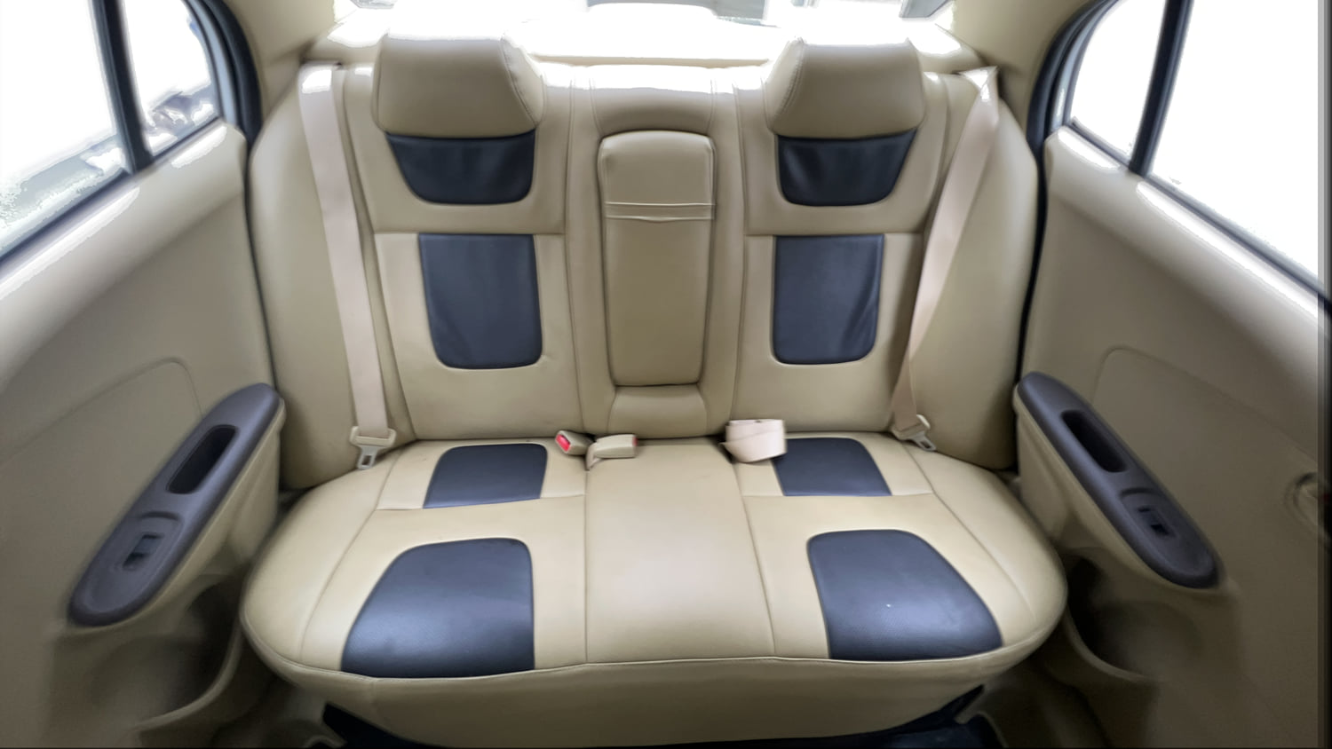 Used 2013 Honda Amaze 1.2 S i-VTEC Petrol Manual interior REAR SEAT CONDITION VIEW
