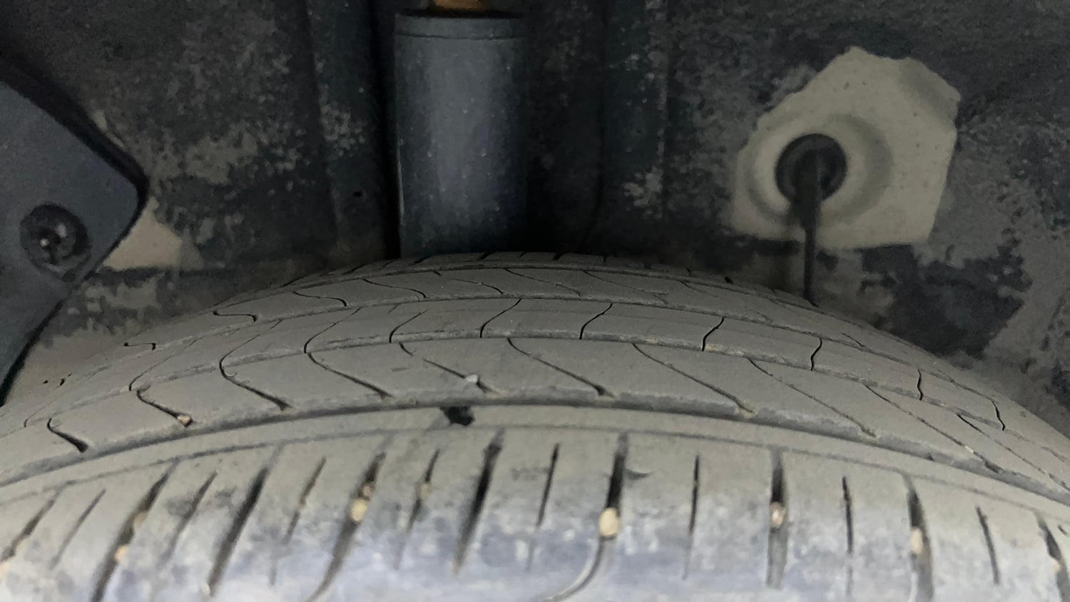 Used 2015 Hyundai Elite i20 Asta 1.2 Petrol Manual tyres RIGHT REAR TYRE TREAD VIEW