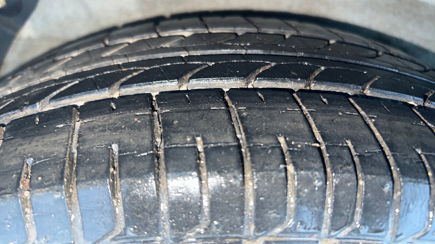 Used 2015 Hyundai Verna 1.4 VTVT Petrol Manual tyres RIGHT REAR TYRE TREAD VIEW