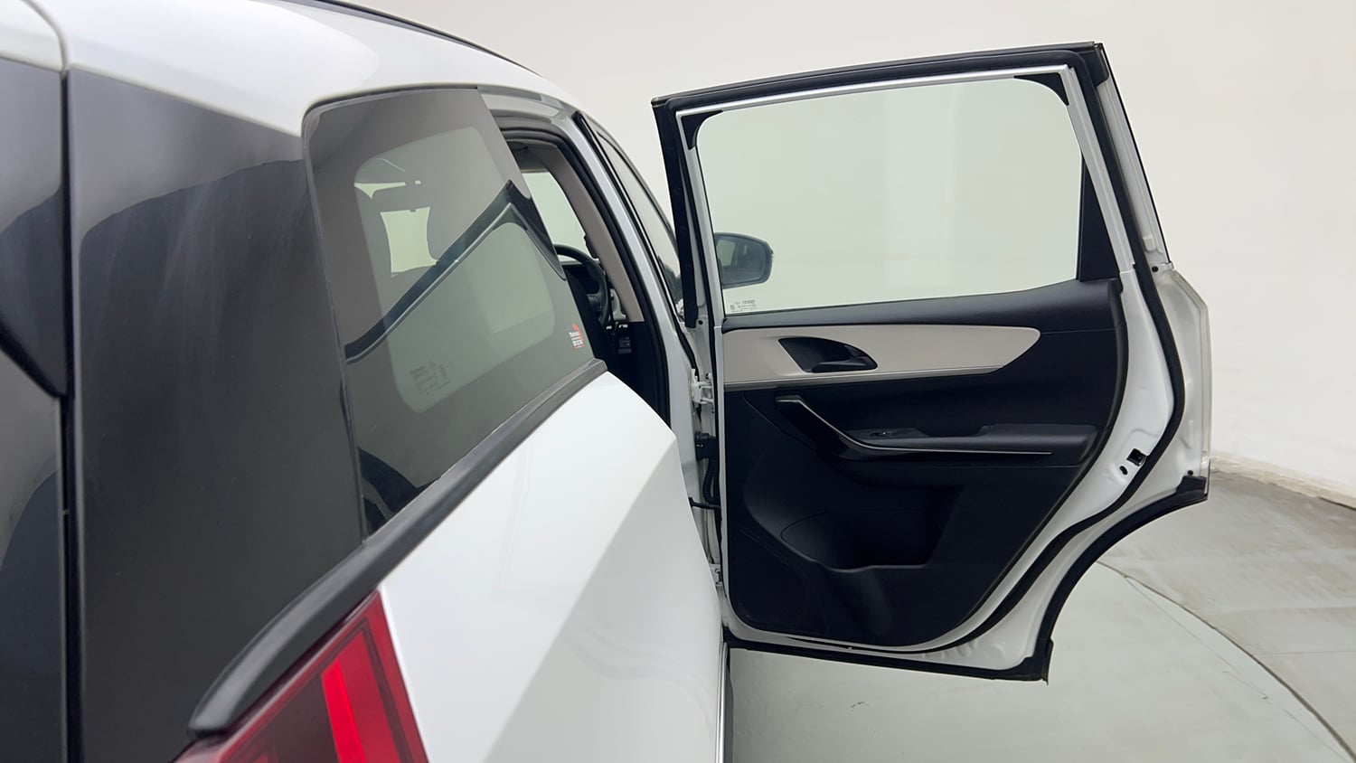 Used 2022 Mahindra XUV700 AX 5 Petrol MT 7 STR Petrol Manual interior RIGHT REAR DOOR OPEN VIEW