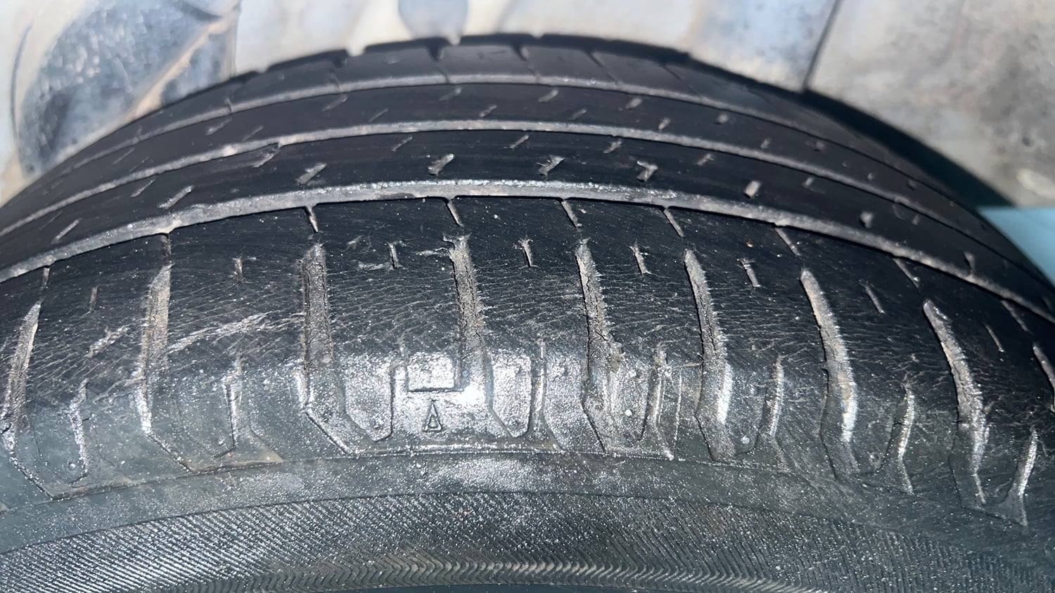 Used 2021 Hyundai Verna SX (O) 1.0 Turbo DCT Petrol Automatic tyres LEFT REAR TYRE TREAD VIEW