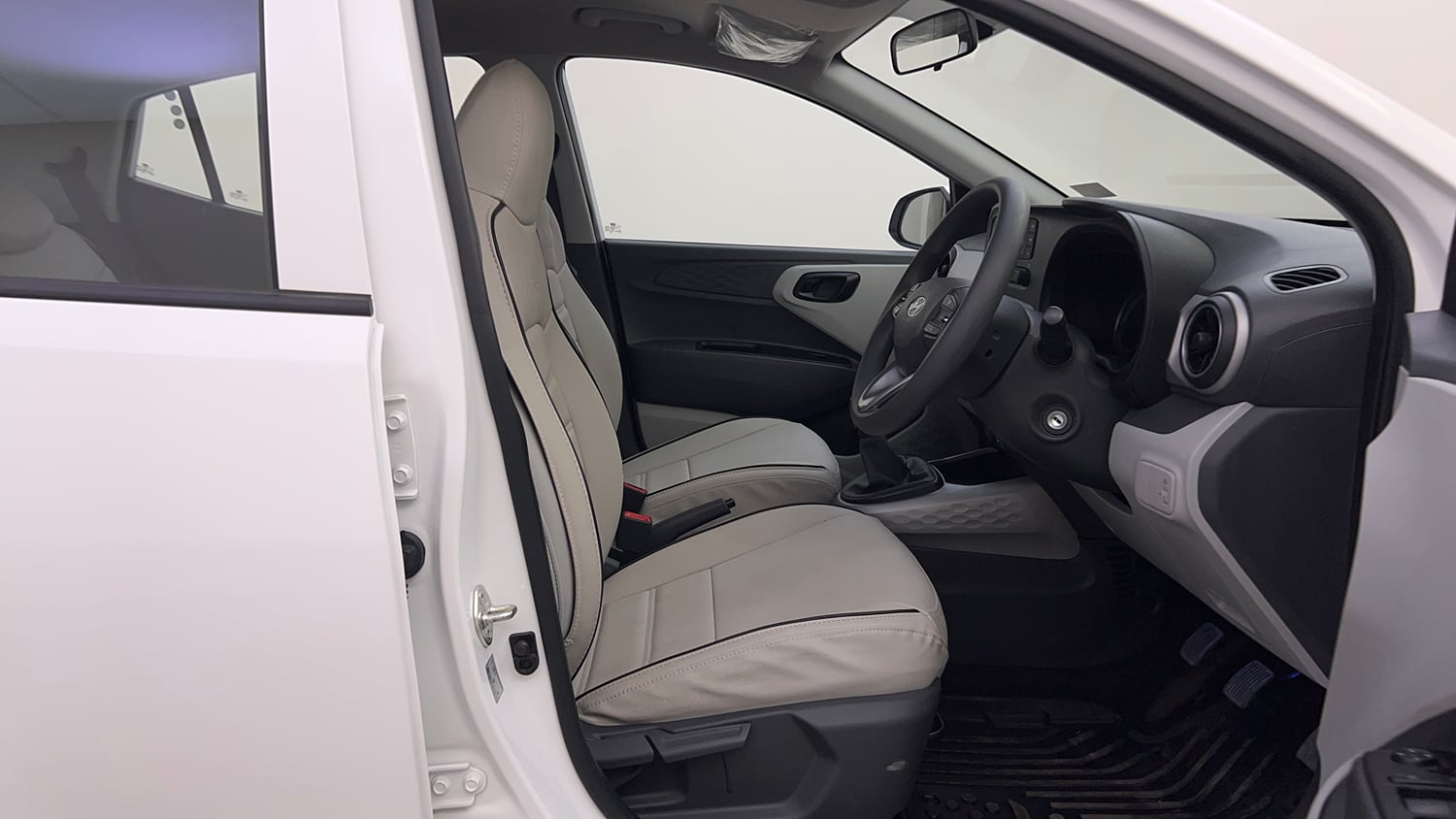 Used 2026 Hyundai Grand i10 Nios Magna 1.2 Kappa Petrol Manual interior RIGHT SIDE FRONT DOOR CABIN VIEW