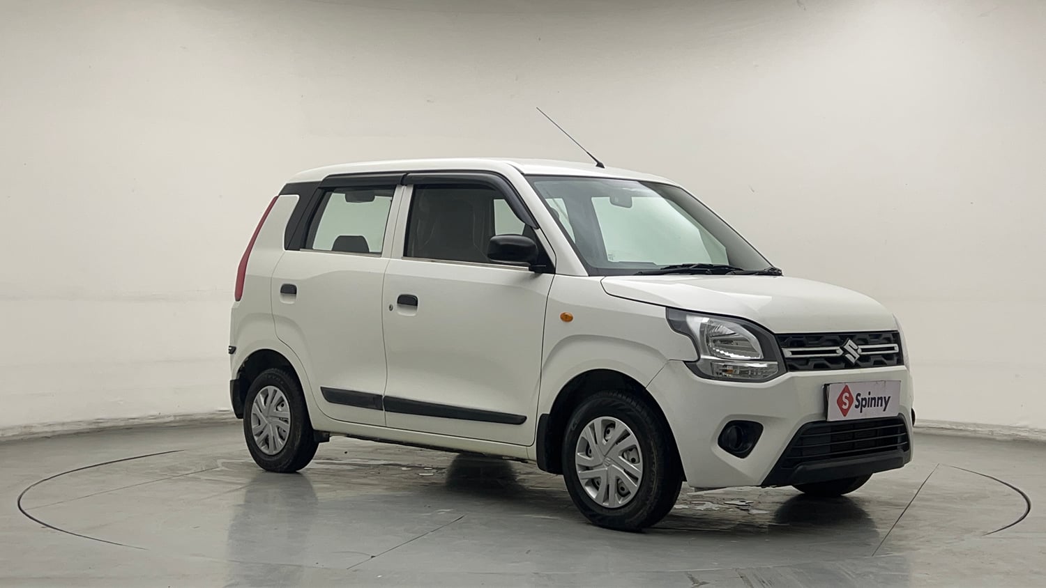 Used 2019 Maruti Suzuki Wagon R 1.0 LXi 1.0 Petrol Manual exterior RIGHT FRONT CORNER VIEW