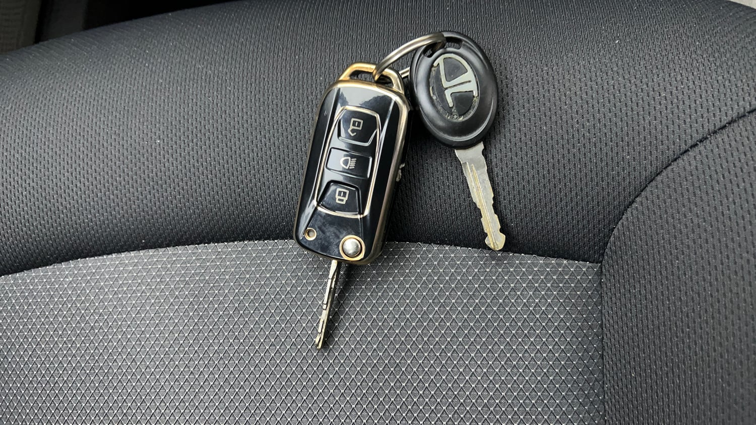 Used 2019 Tata Tiago Revotron XT Petrol Manual extra CAR KEY VIEW