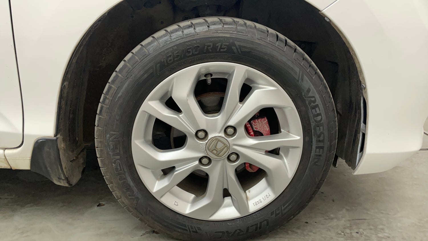Used 2020 Honda Amaze 1.5 VX MT Diesel Diesel Manual tyres RIGHT FRONT TYRE RIM VIEW