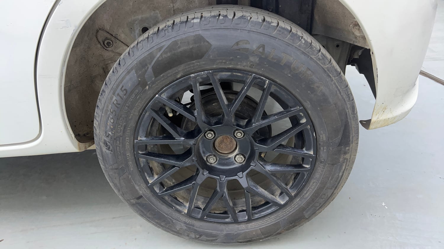 Used 2017 Toyota Etios Liva GXD Diesel Manual tyres LEFT REAR TYRE RIM VIEW