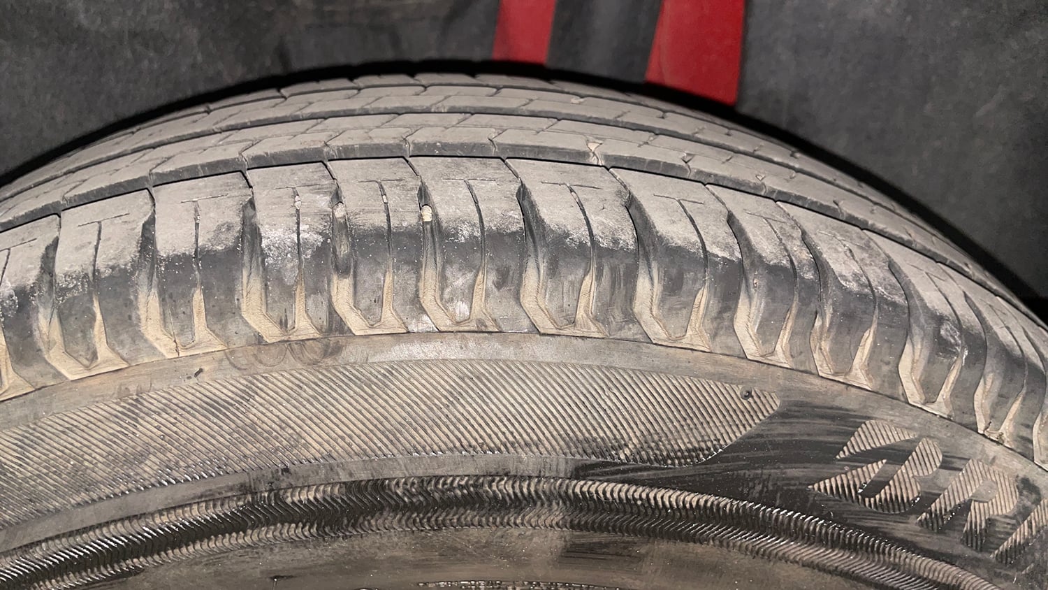 Used 2020 Maruti Suzuki Swift VXi Petrol Manual tyres LEFT REAR TYRE TREAD VIEW