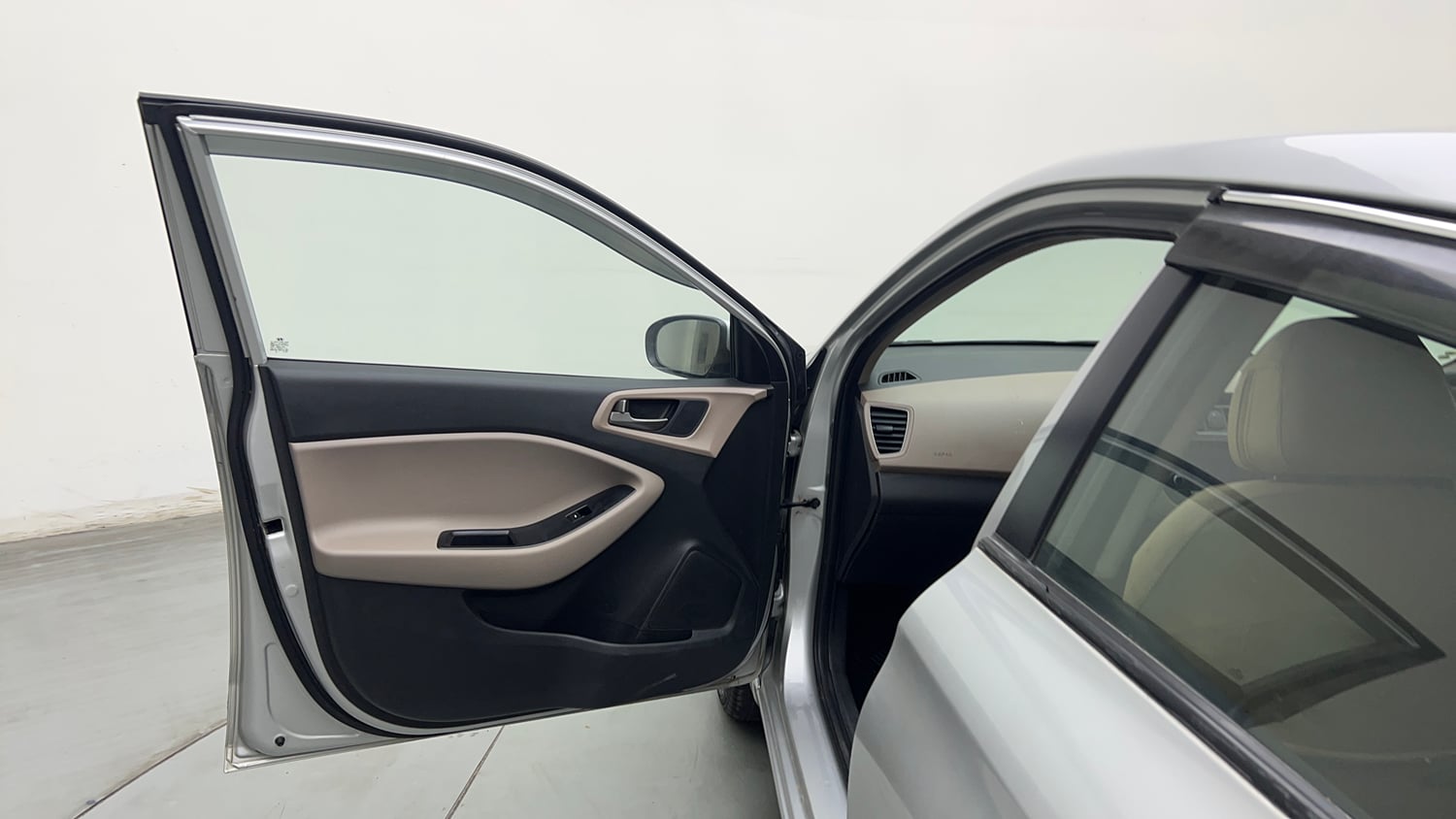 Used 2018 Hyundai Elite i20 Asta 1.2 (O) Petrol Manual interior LEFT FRONT DOOR OPEN VIEW