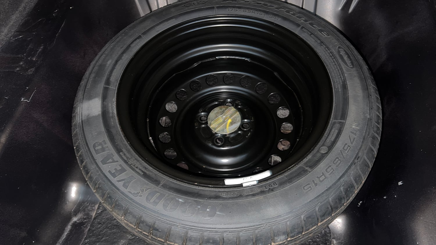 Used 2015 Honda City VX Petrol Manual tyres SPARE TYRE VIEW