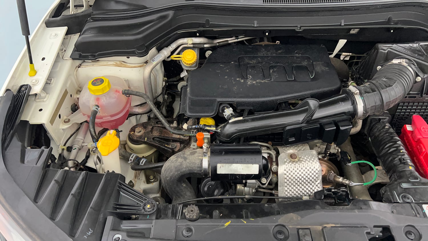 Used 2021 Mahindra XUV 300 W6 1.2 Petrol Petrol Manual engine ENGINE RIGHT SIDE VIEW