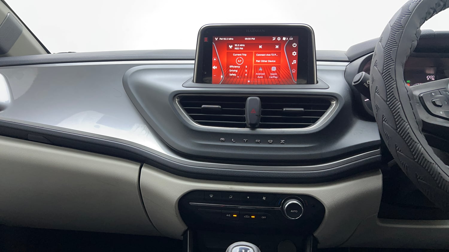 Used 2021 Tata Altroz XT Petrol Petrol Manual top_features Integrated (in-dash) music system