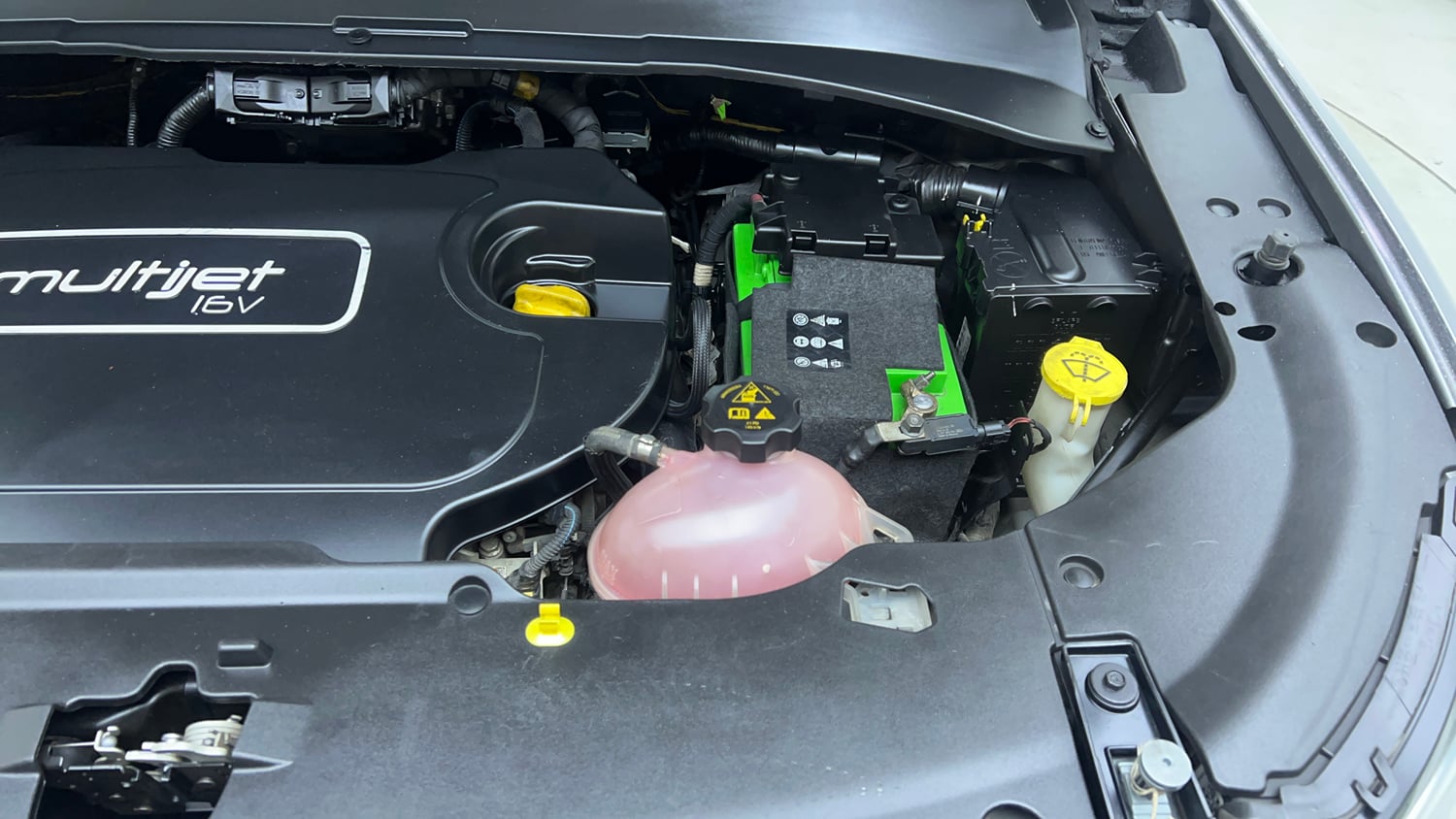 Used 2020 Jeep Compass Longitude (O) 2.0 Diesel Diesel Manual engine ENGINE LEFT SIDE VIEW