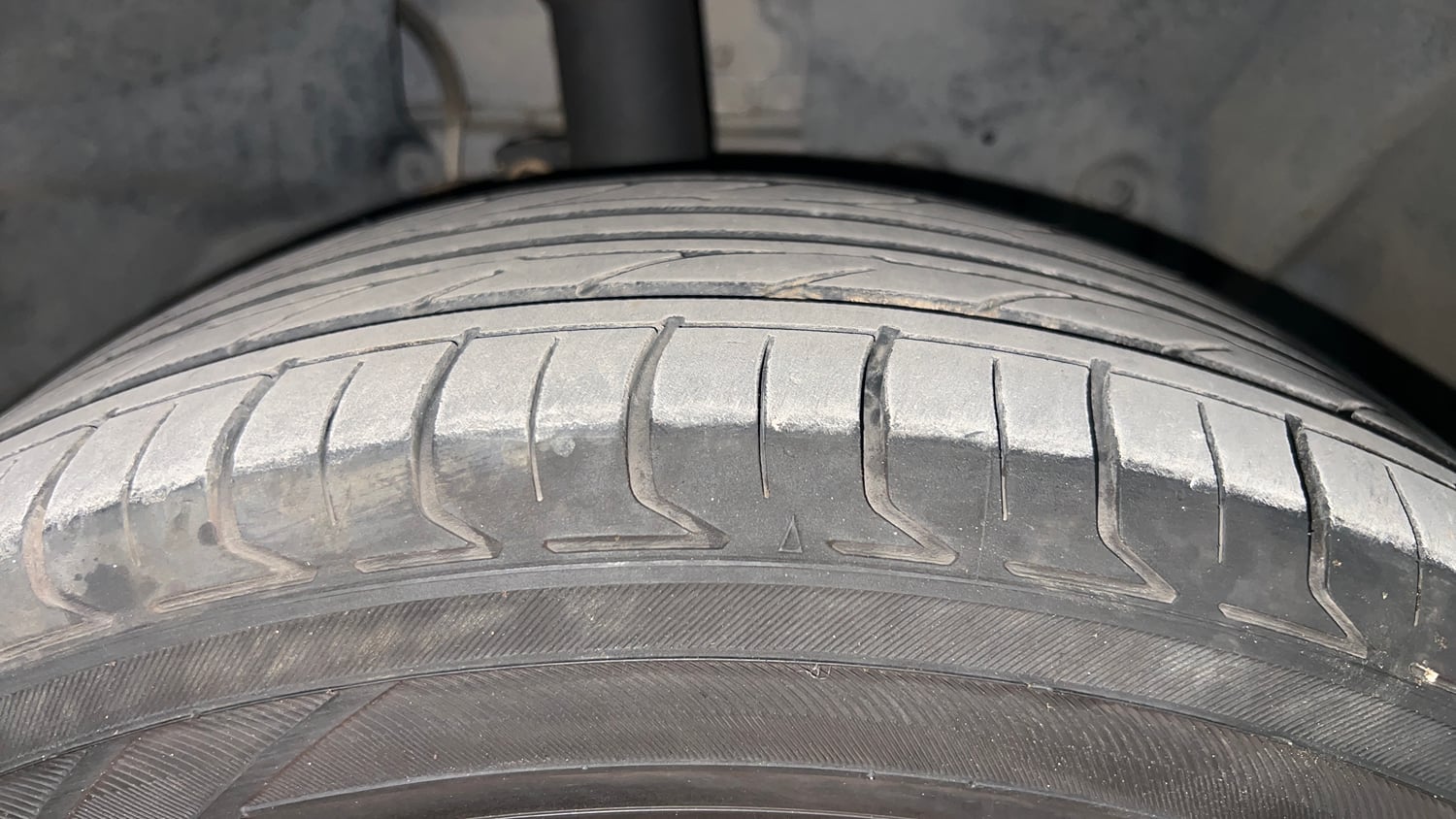 Used 2017 Ford EcoSport Titanium 1.5L Ti-VCT AT Petrol Automatic tyres RIGHT FRONT TYRE TREAD VIEW