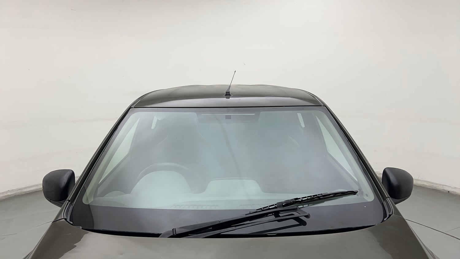Used 2017 Renault Kwid 1.0 RXT AMT Opt Petrol Automatic exterior FRONT WINDSHIELD VIEW