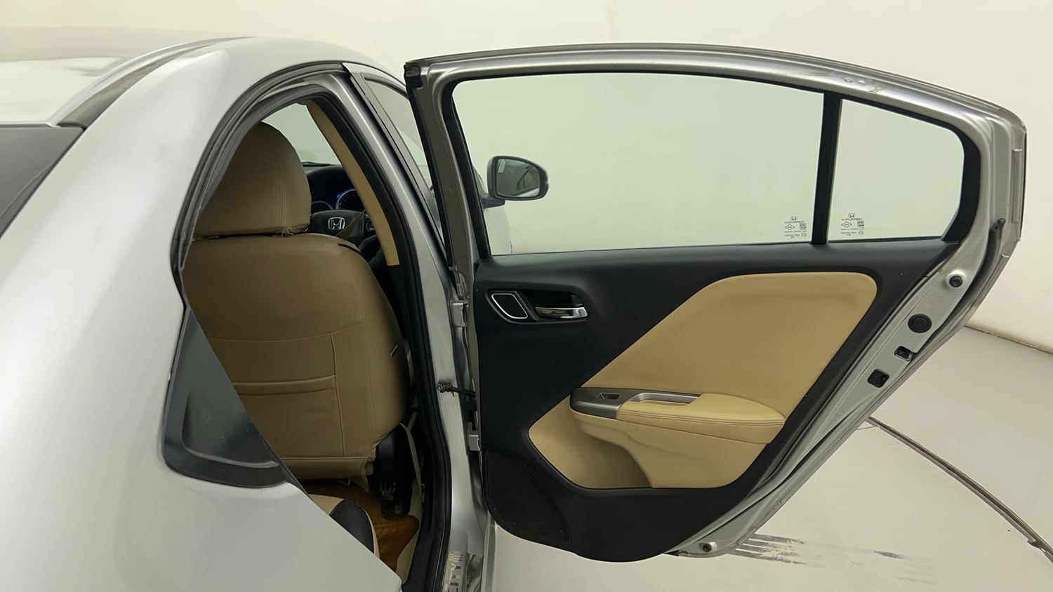 Used 2017 Honda City VX CVT Petrol Petrol Automatic interior RIGHT REAR DOOR OPEN VIEW