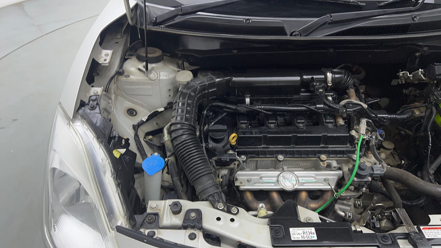 Used 2021 Maruti Suzuki Swift VXi Petrol Manual engine ENGINE RIGHT SIDE VIEW