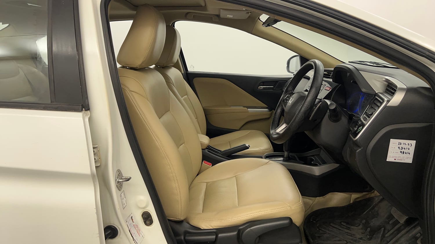 Used 2015 Honda City VX CVT Petrol Automatic interior RIGHT SIDE FRONT DOOR CABIN VIEW