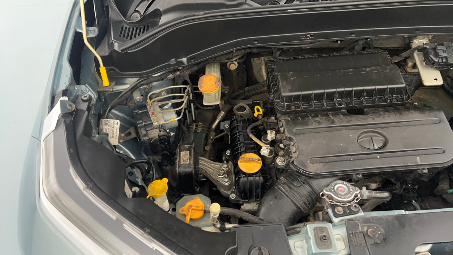Used 2022 Tata Punch Accomplished MT Petrol Manual engine ENGINE RIGHT SIDE VIEW