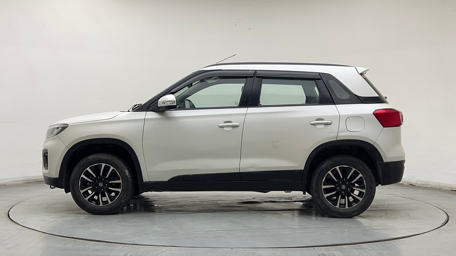 Used 2021 maruti-suzuki Vitara Brezza ZXi Plus Petrol Manual exterior LEFT SIDE VIEW