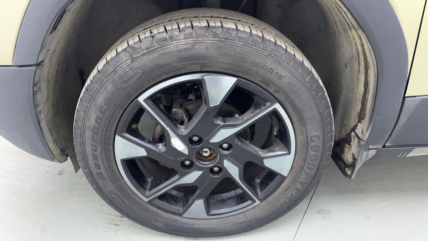 Used 2022 Tata Punch Kaziranga Creative MT Petrol Manual tyres LEFT FRONT TYRE RIM VIEW