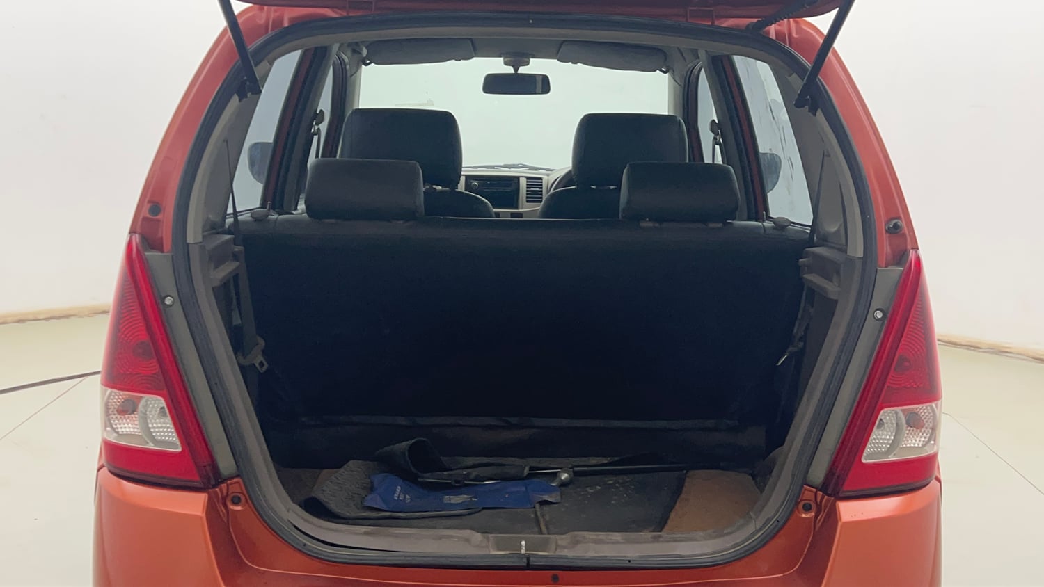 Used 2012 Maruti Suzuki Estilo LXi BS-IV Petrol Manual interior DICKY INSIDE VIEW