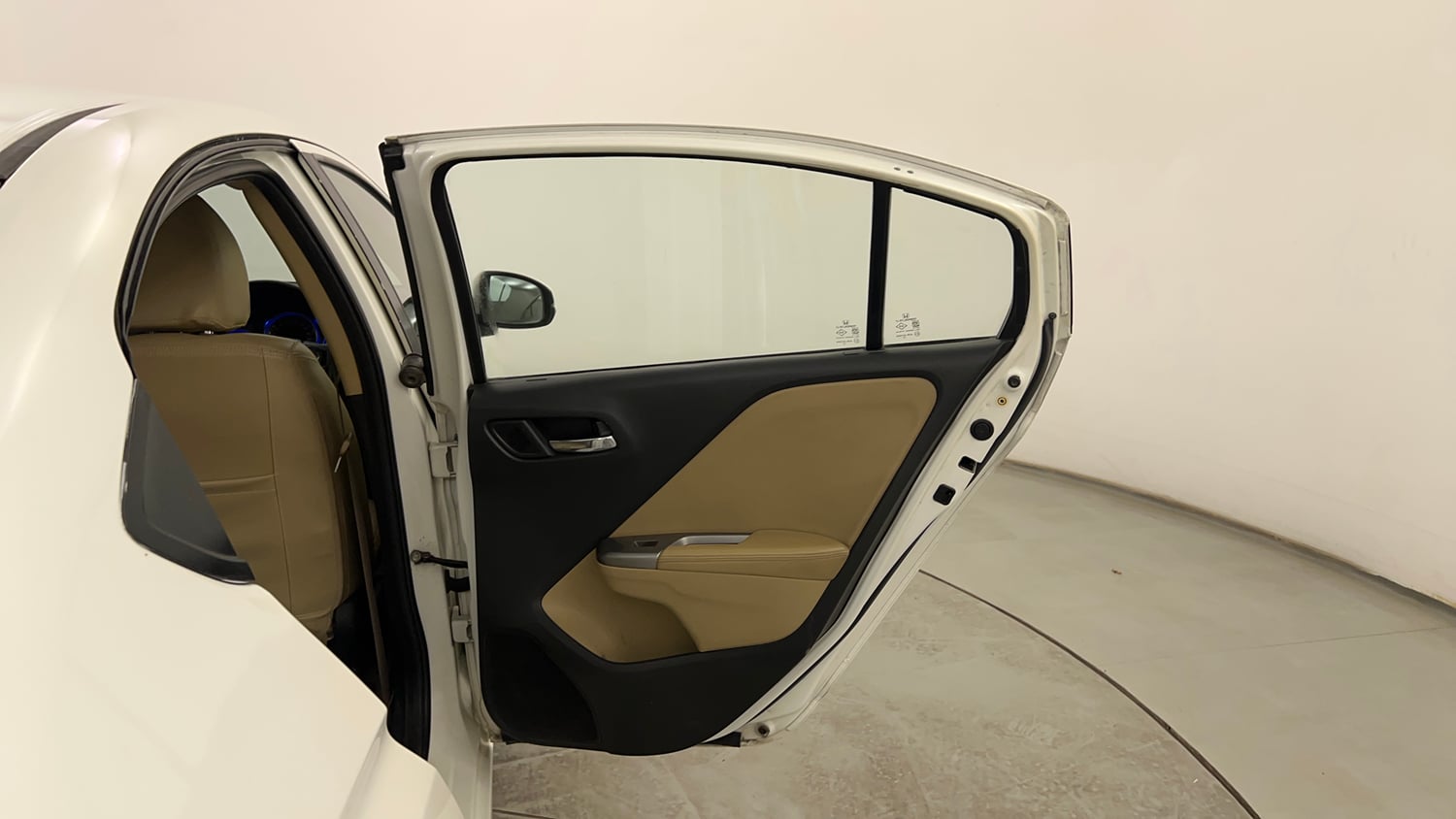 Used 2015 Honda City VX CVT Petrol Automatic interior RIGHT REAR DOOR OPEN VIEW