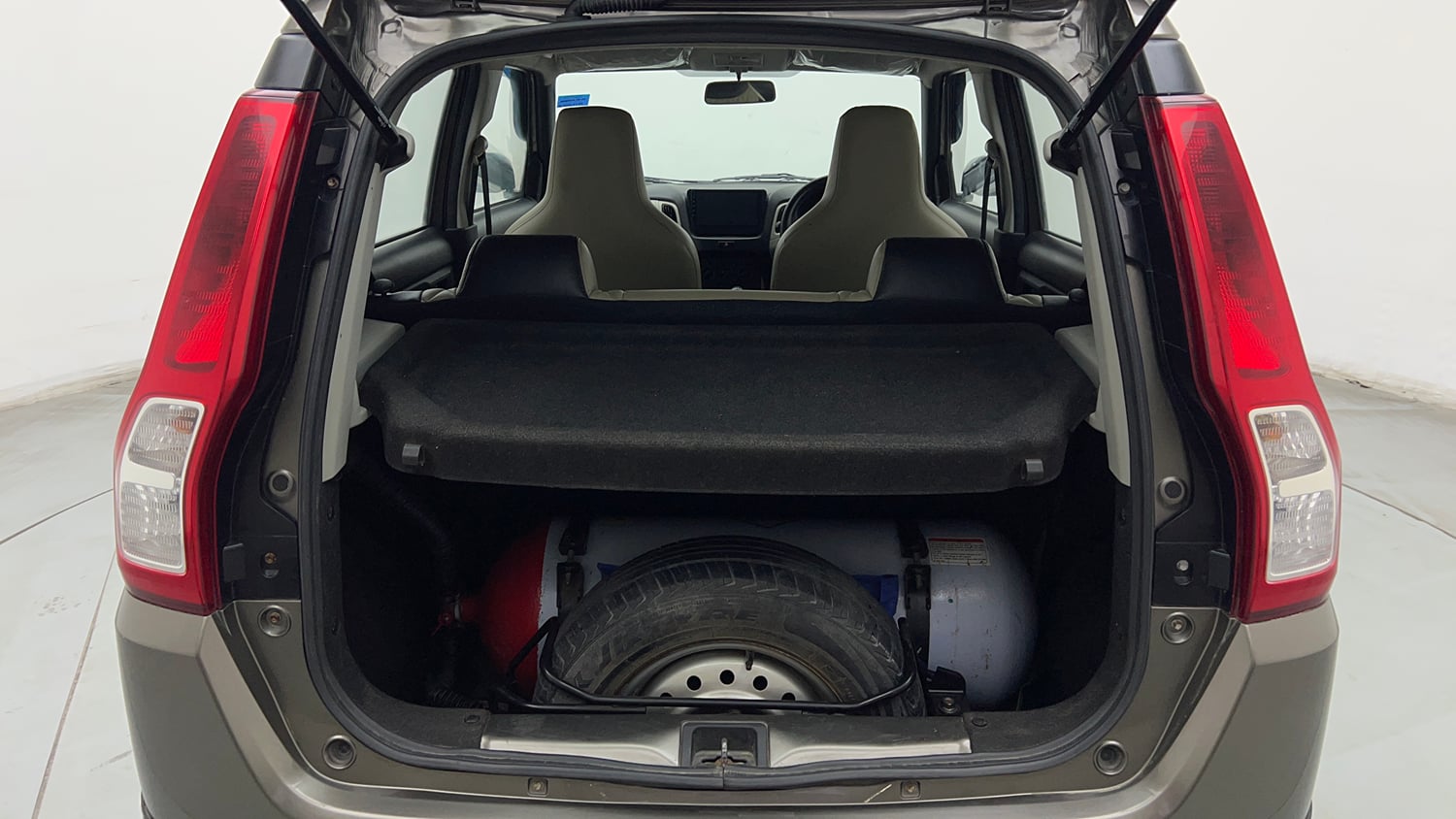Used 2020 Maruti Suzuki Wagon R LXi 1.0 CNG Cng Manual interior DICKY INSIDE VIEW