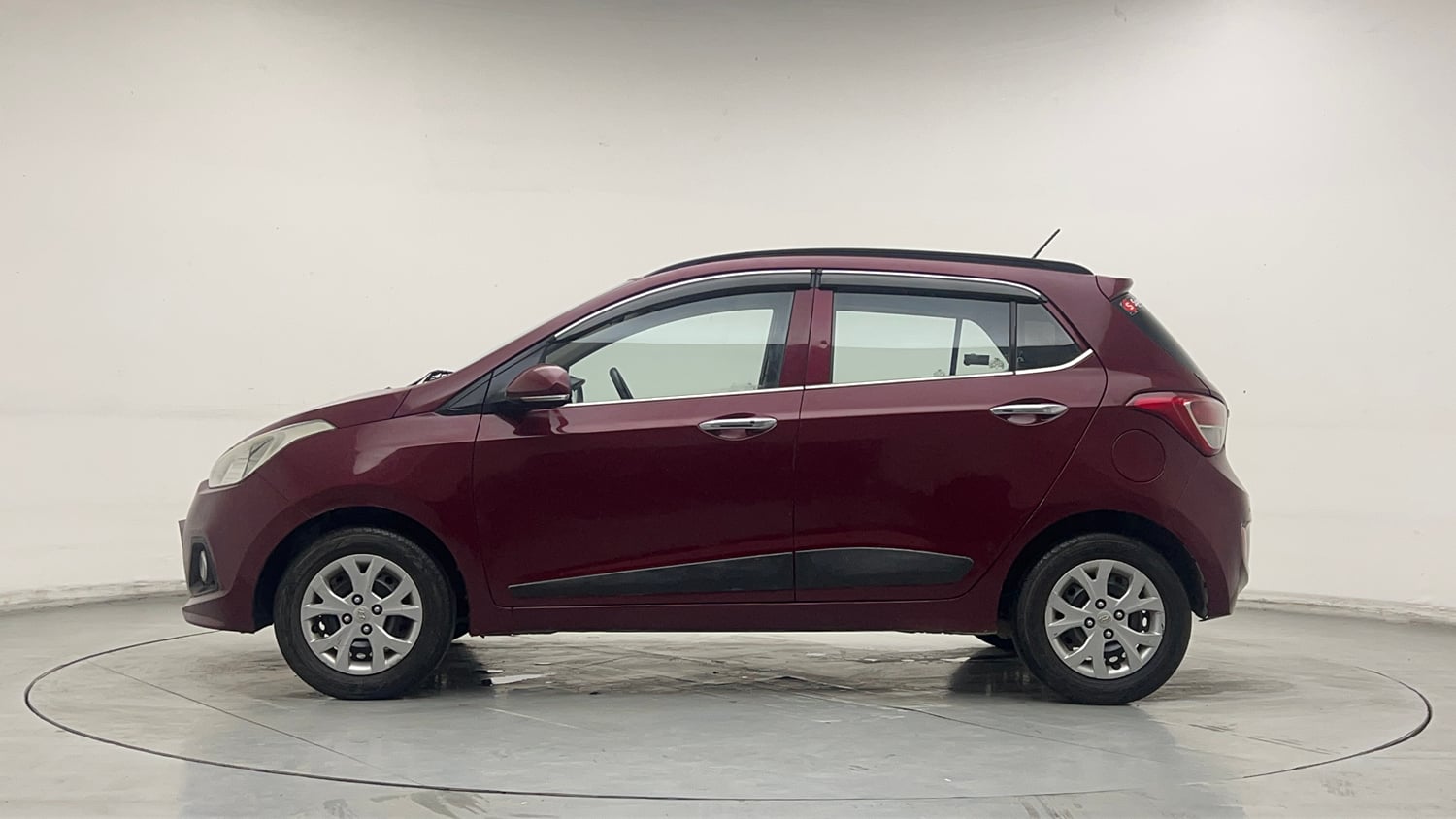 Used 2015 Hyundai Grand i10 Sportz 1.2 Kappa VTVT Petrol Manual exterior LEFT SIDE VIEW