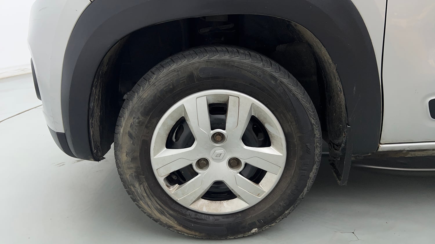 Used 2019 Renault Kwid RXL Petrol Manual tyres LEFT FRONT TYRE RIM VIEW