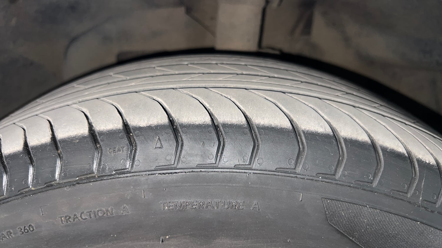 Used 2018 Ford EcoSport Trend + 1.5L Ti-VCT AT Petrol Automatic tyres LEFT FRONT TYRE TREAD VIEW