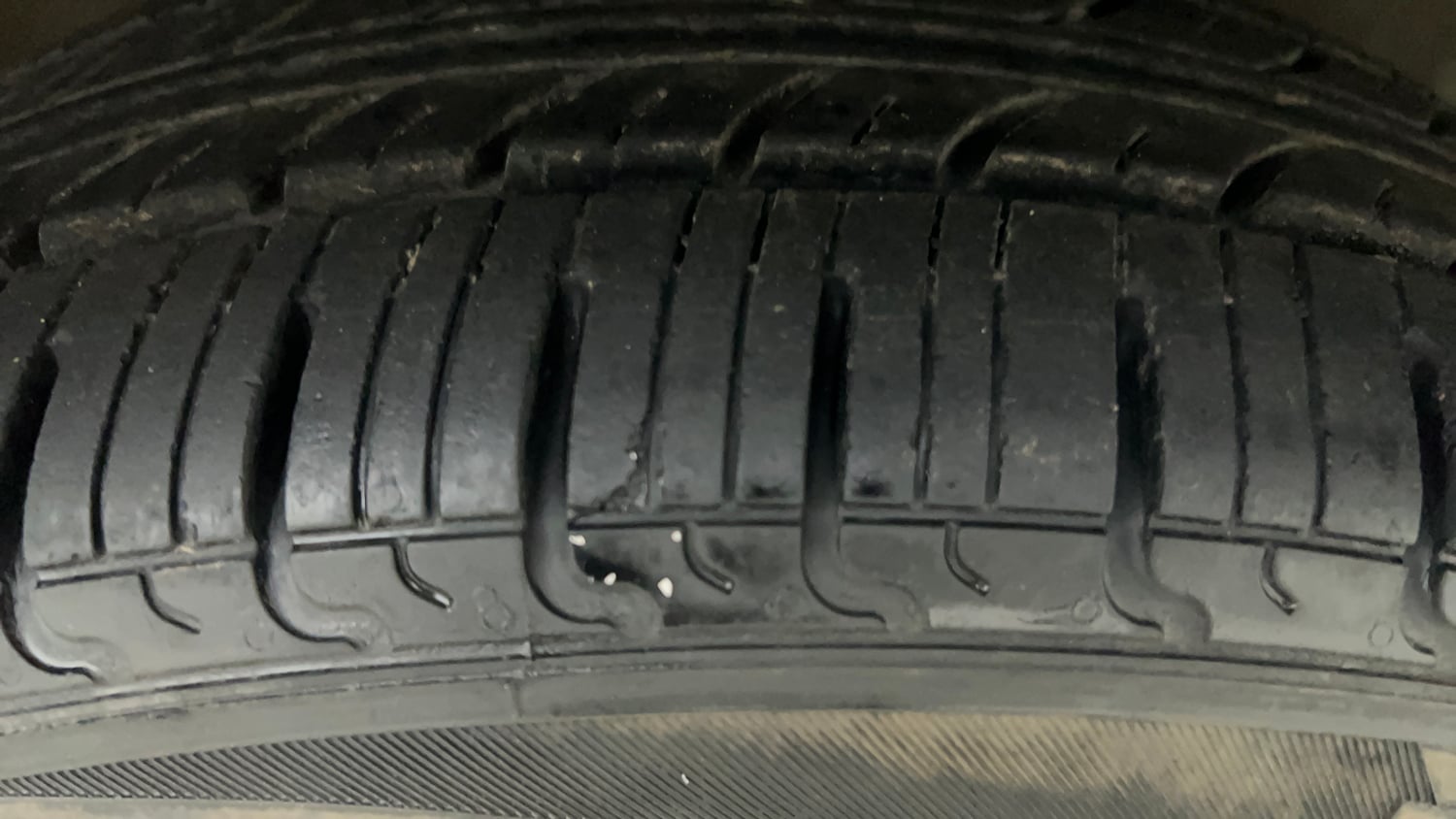 Used 2017 Maruti Suzuki Celerio VXi AMT Petrol Automatic tyres RIGHT FRONT TYRE TREAD VIEW