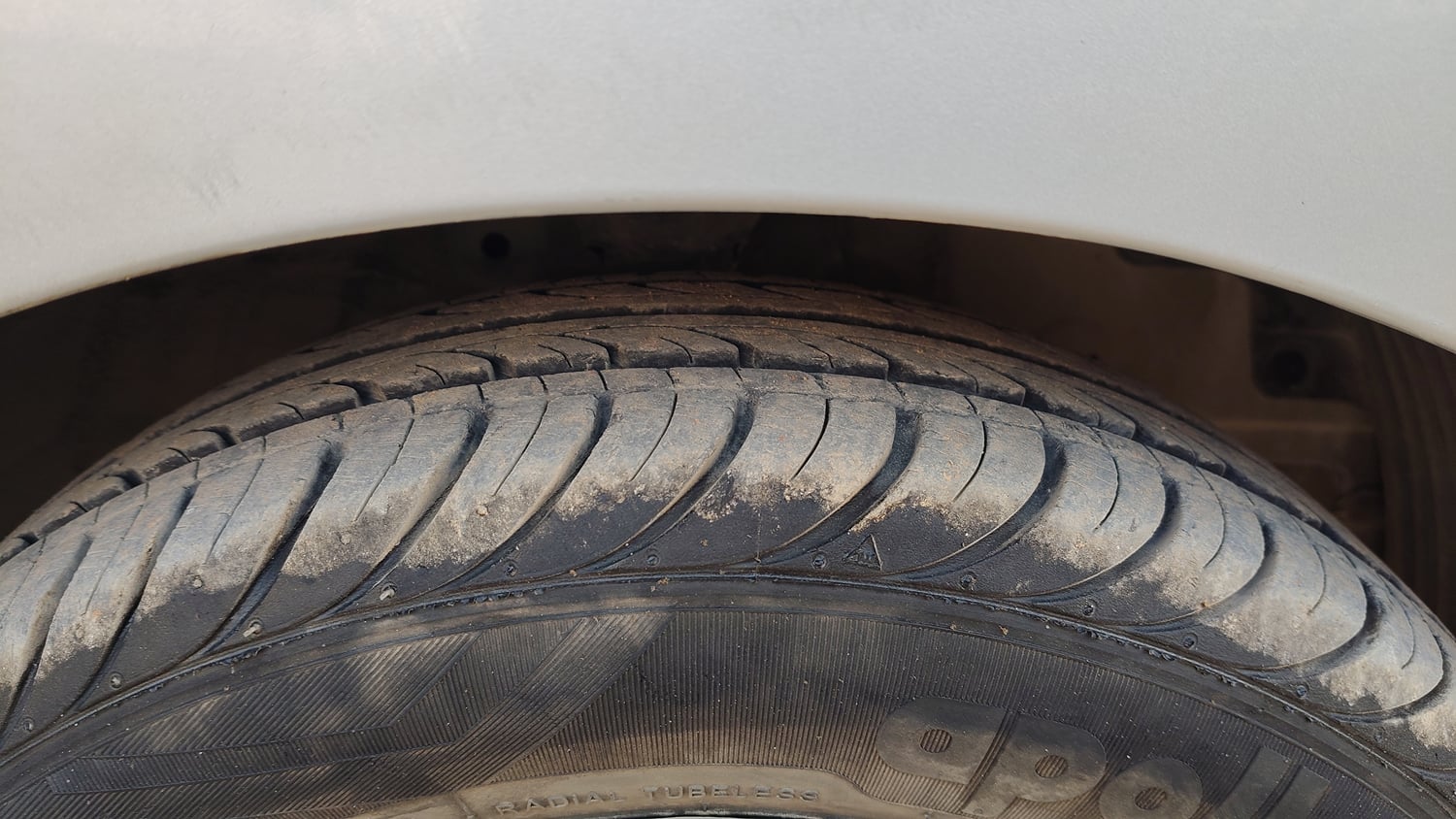 Used 2018 Hyundai Eon Magna + Petrol Manual tyres RIGHT FRONT TYRE TREAD VIEW