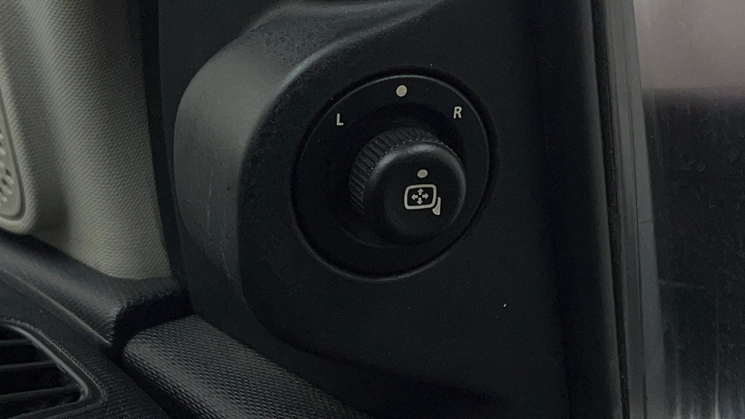 Used 2019 Tata Tiago Revotron XT Petrol Manual top_features Adjustable ORVM