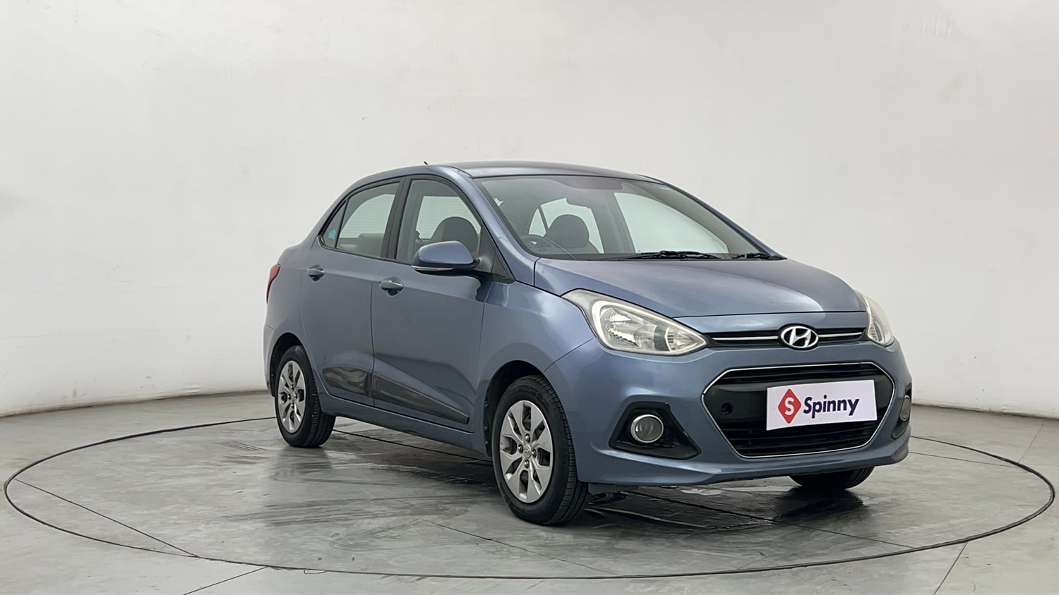 Used 2015 Hyundai Xcent S 1.2 Petrol Manual exterior RIGHT FRONT CORNER VIEW