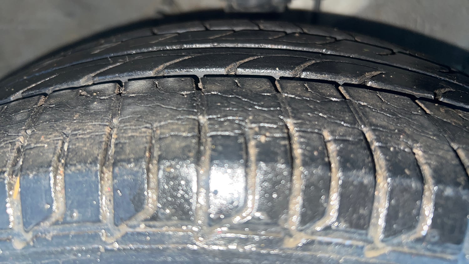 Used 2015 Hyundai Verna 1.4 VTVT Petrol Manual tyres RIGHT FRONT TYRE TREAD VIEW