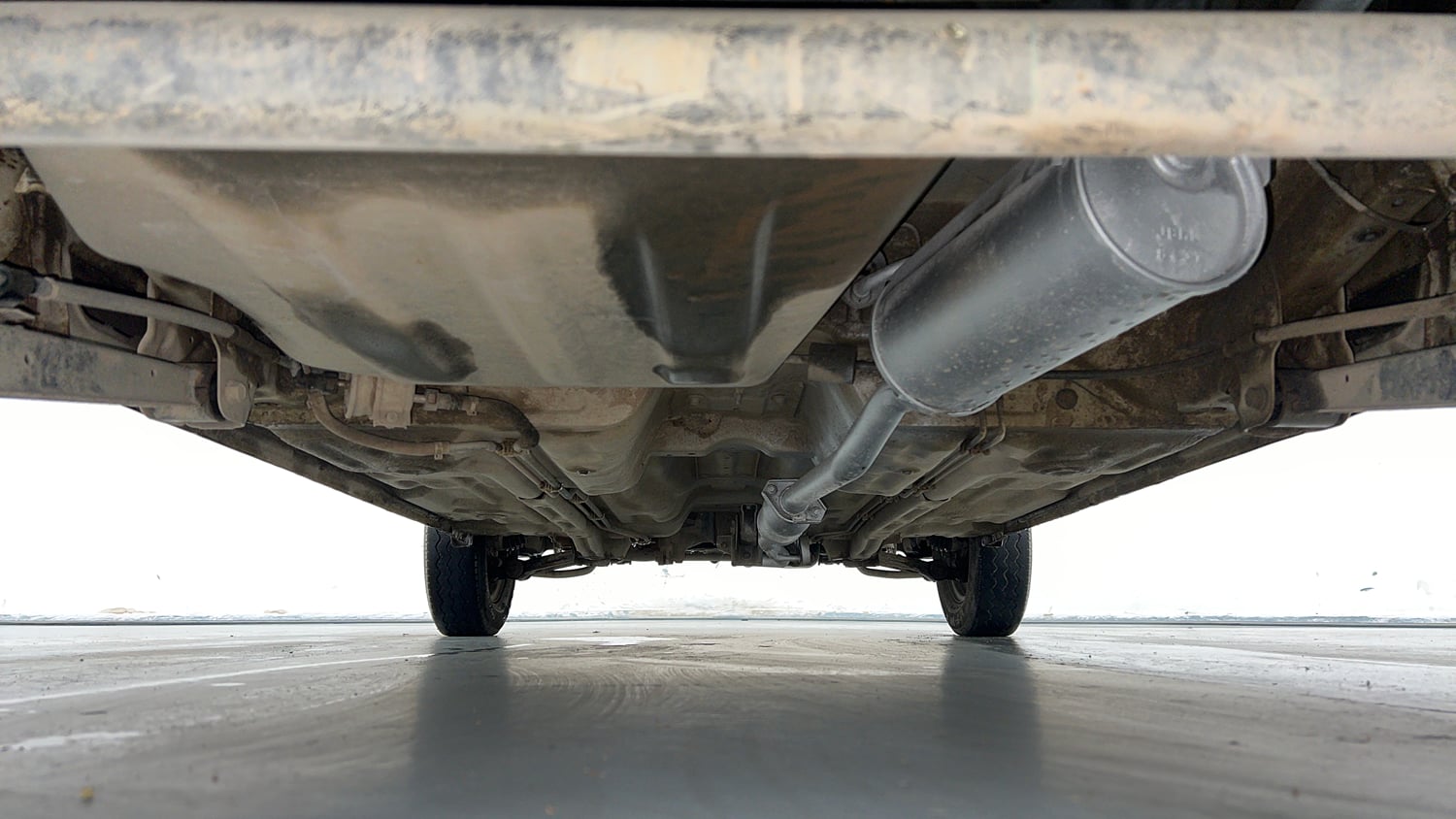 Used 2019 Maruti Suzuki Alto 800 LXi (O) Petrol Manual extra REAR UNDERBODY VIEW (TAKEN FROM REAR)